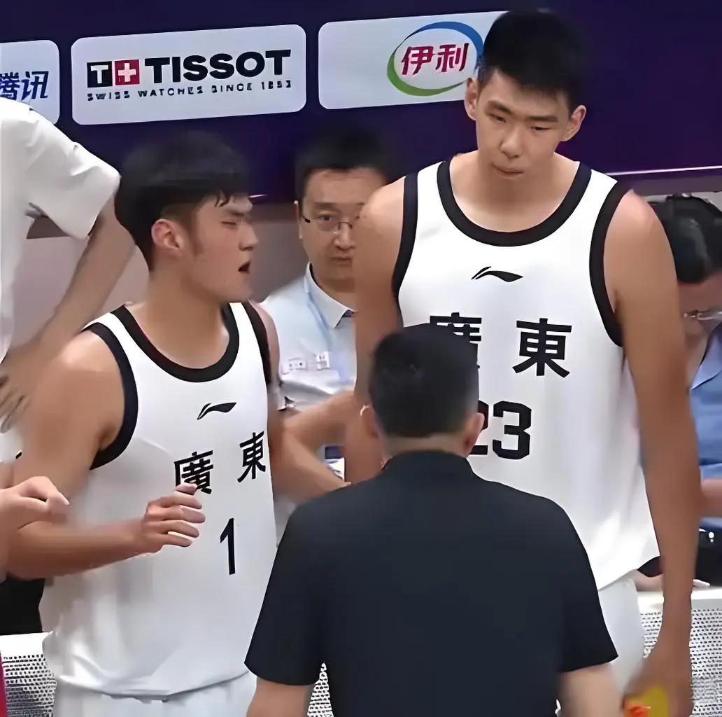 龙狮男篮的