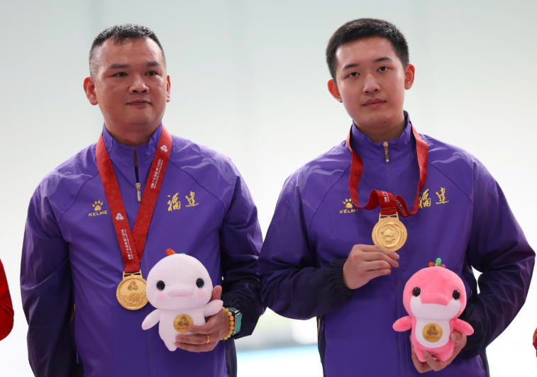 射击步手枪, 安装了近视 射击步手枪, 安装了近视