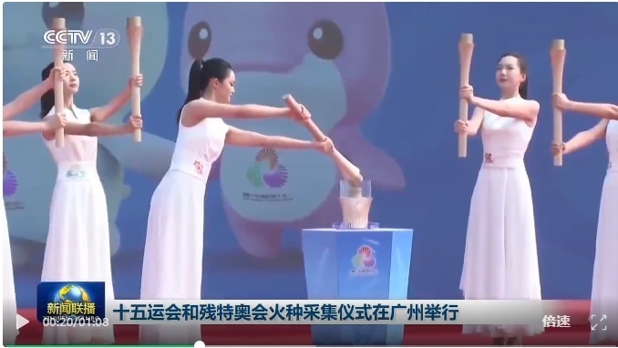 src, om, 她们在导演 src, om, 她们在导演